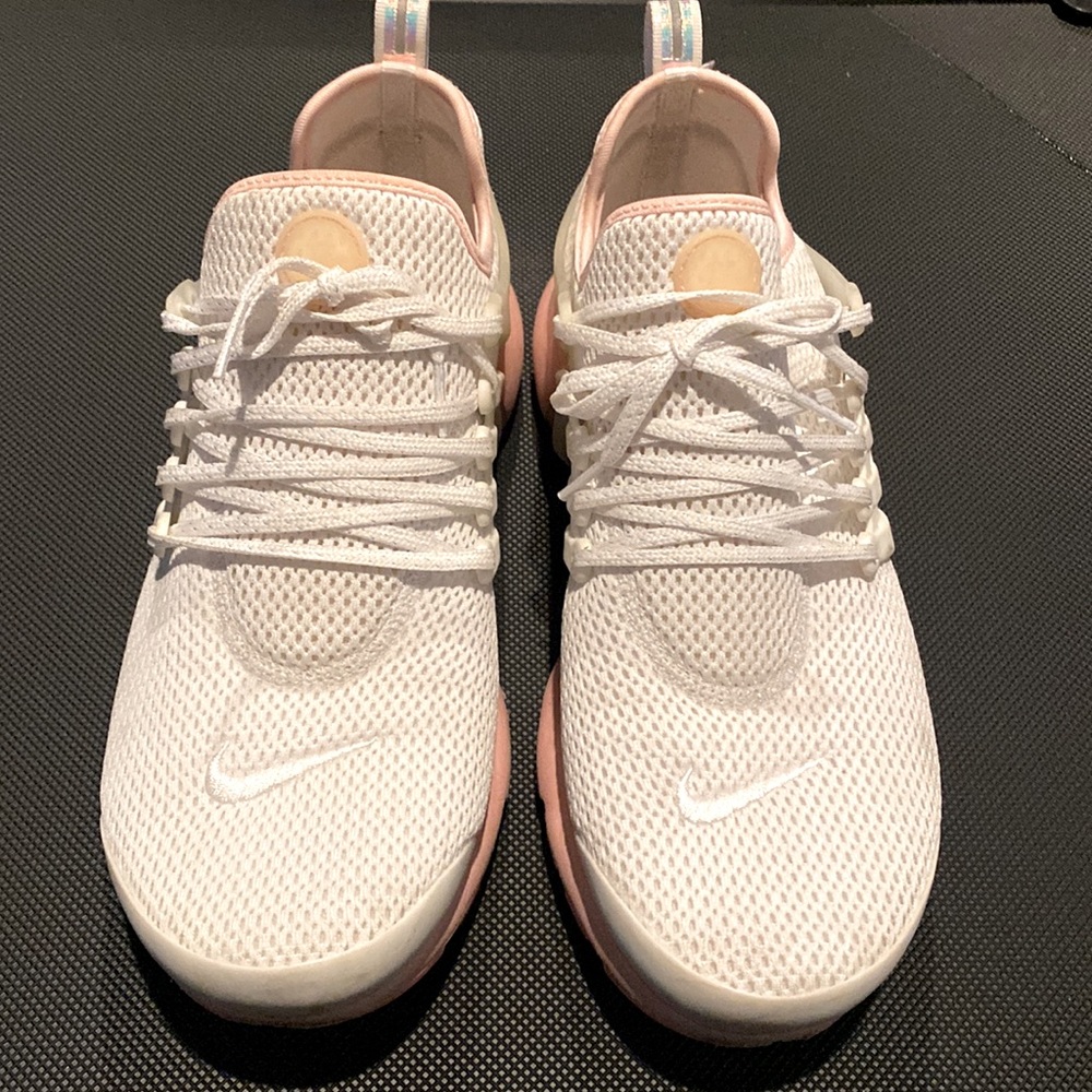 Nike tennis shoes